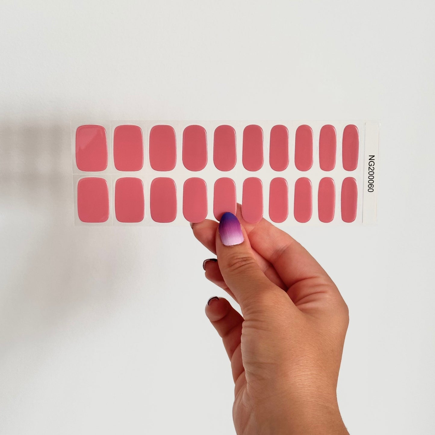 Effen Dusty Rose gellakstickers voor een mooie tijdloze oud roze kleur.
