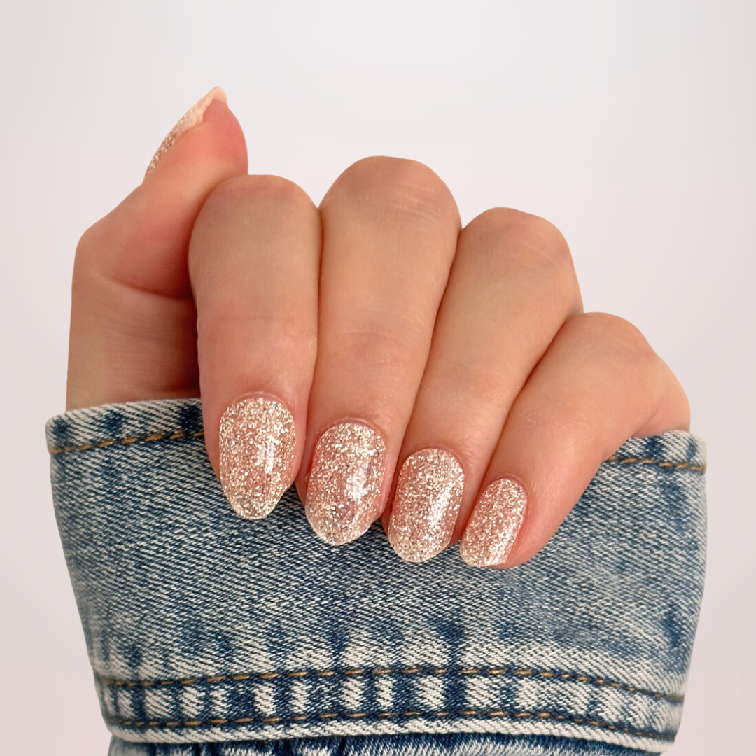 Nude gel nagelstickers met glitters