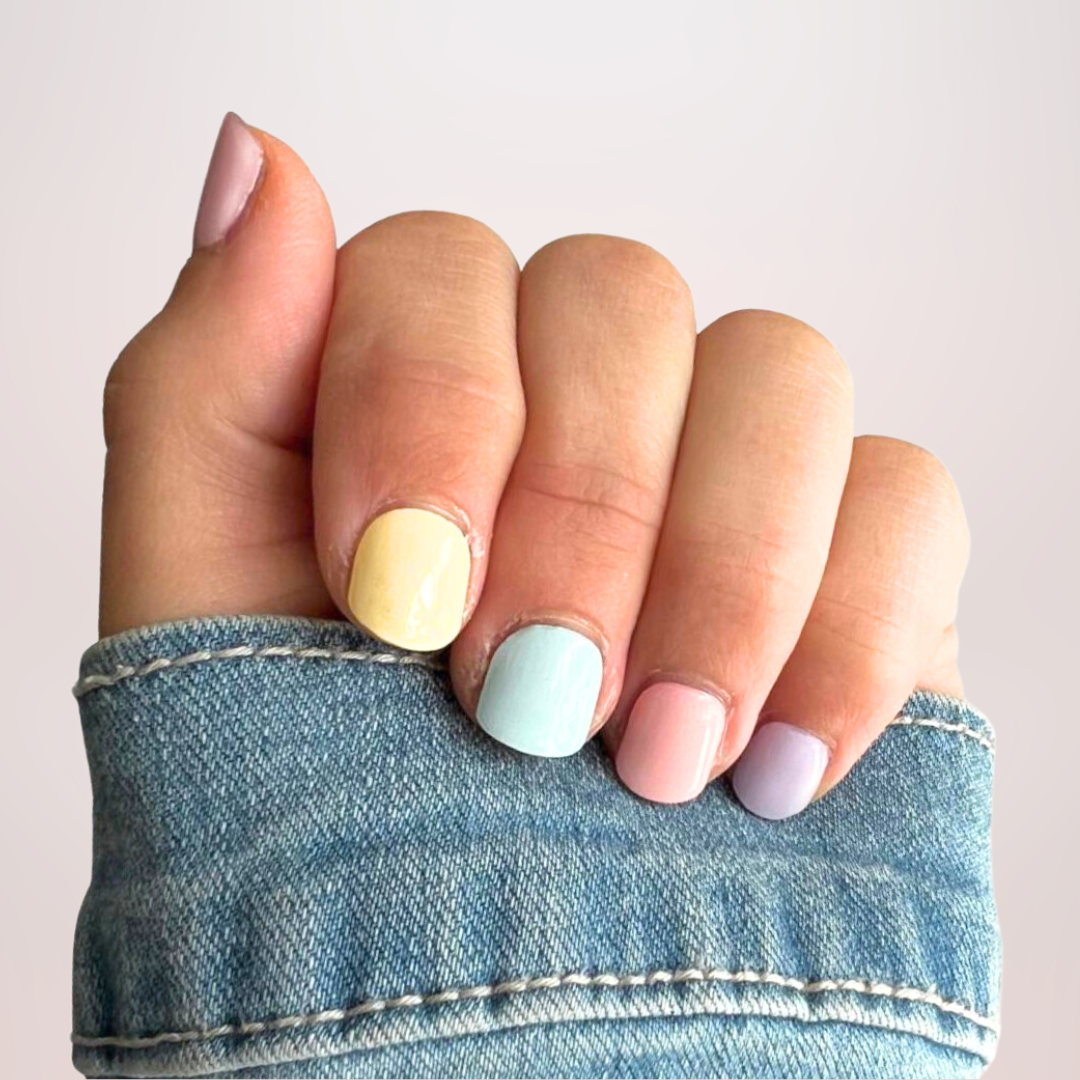 gel nagelstickers elke nagel een andere pastelkleur voor een speelse en kleurrijke look