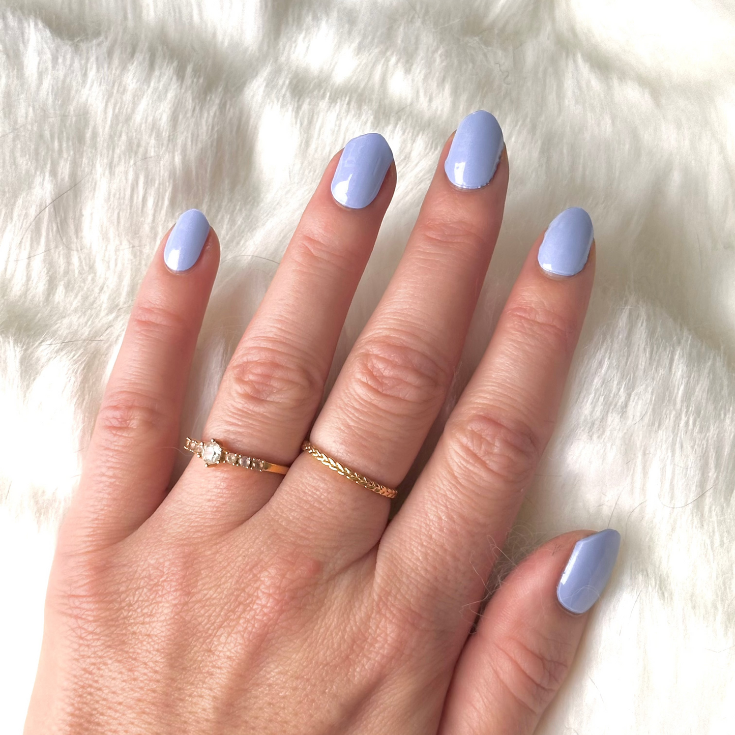 Effen periwinkle (blauw - lavendel kleurige) gellaksticker met hele subtiele glitter