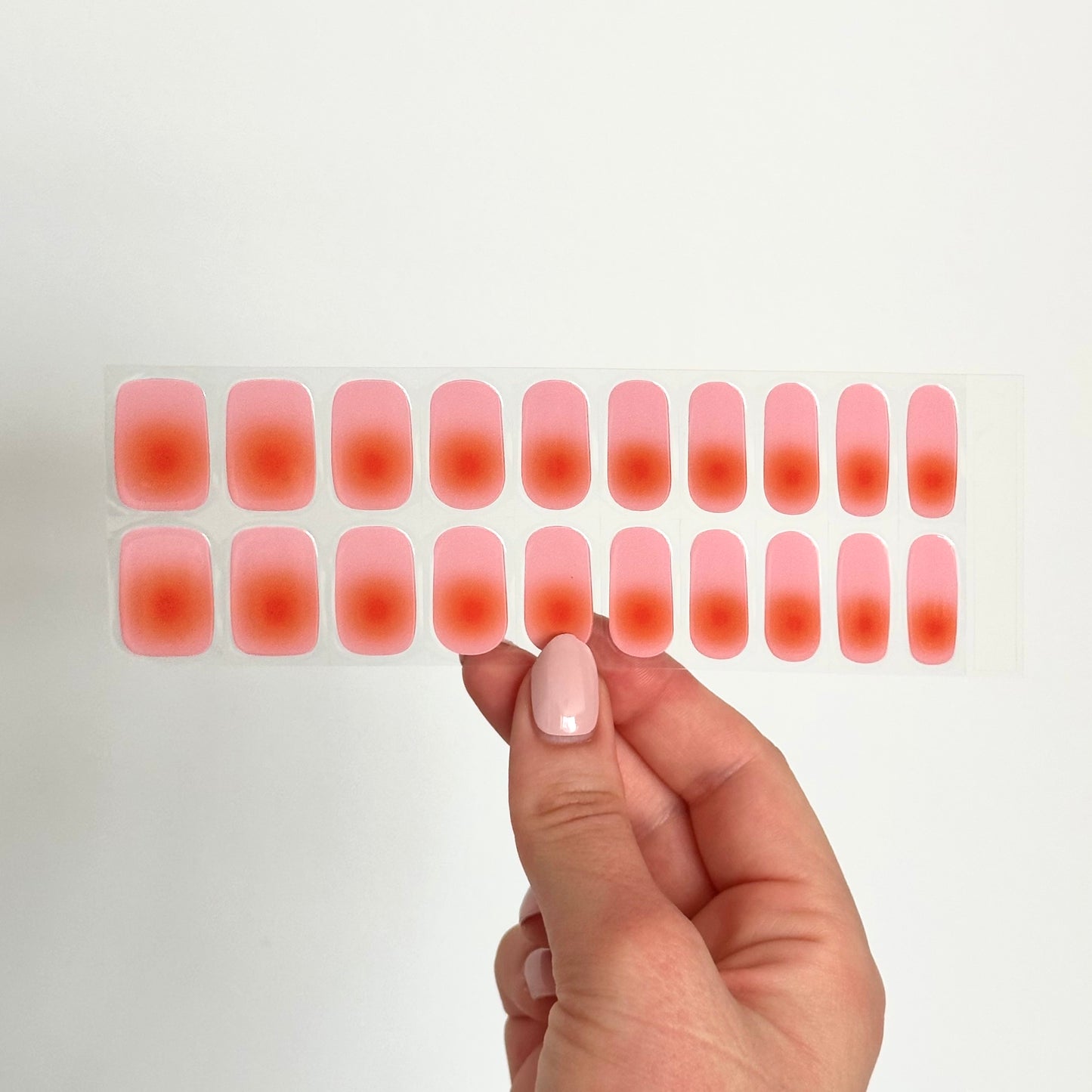 trendy aura-stijl gellakstickers van roze naar oranje aura
