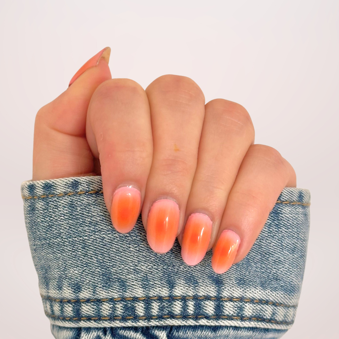trendy aura-stijl gellakstickers van roze naar oranje aura