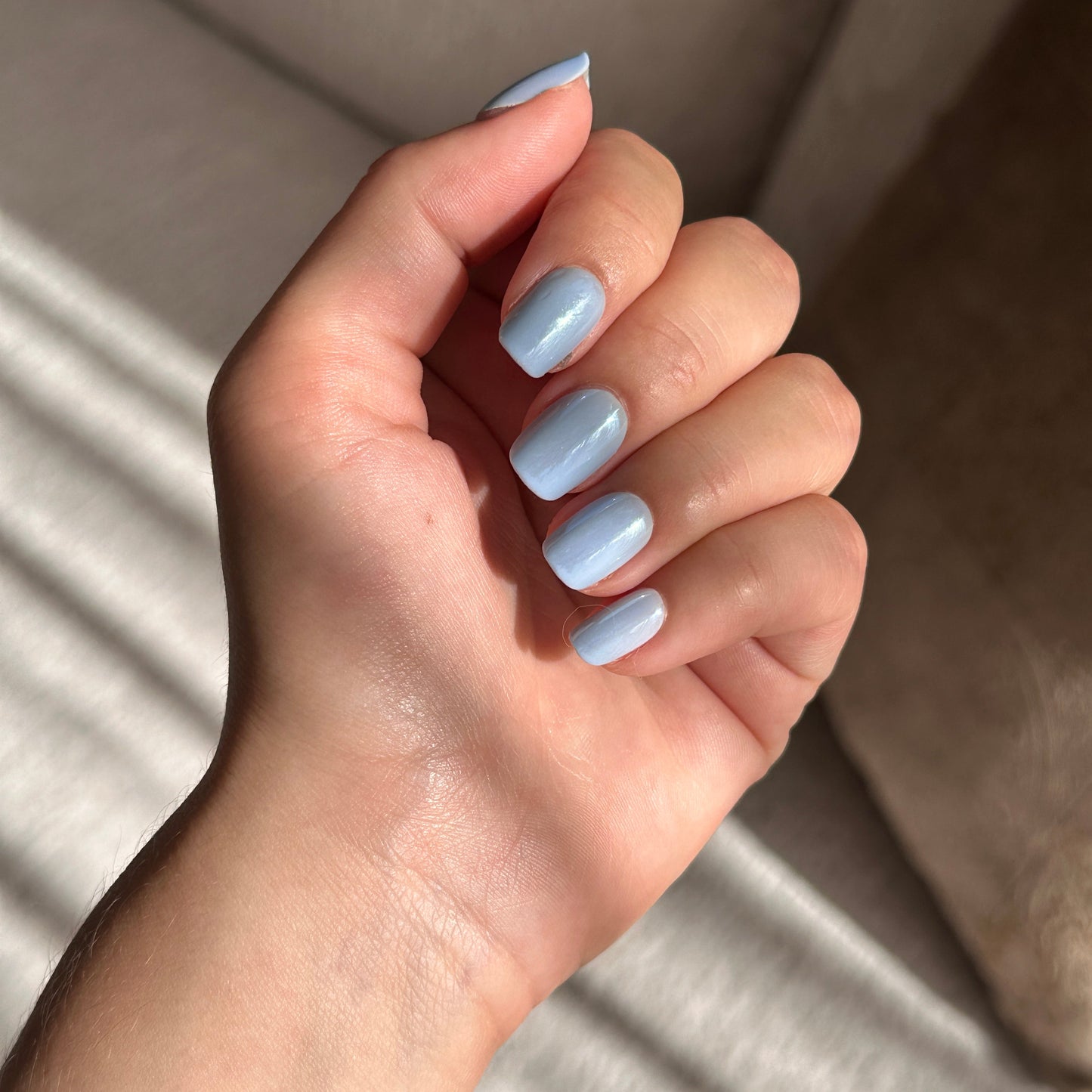 Baby blauwe press on nagels. Short Square BIMA Nails