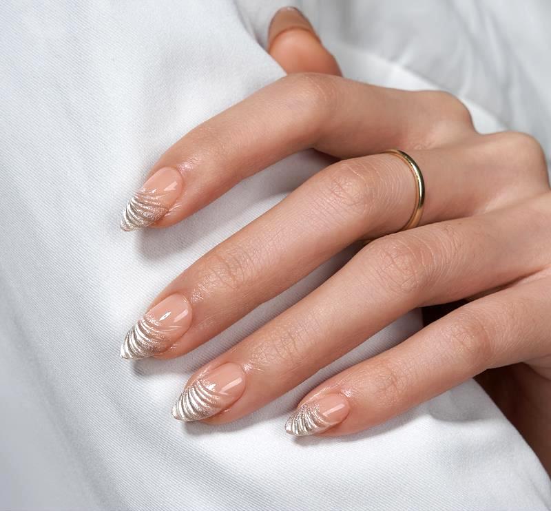 Frozen Kiss Press-Ons