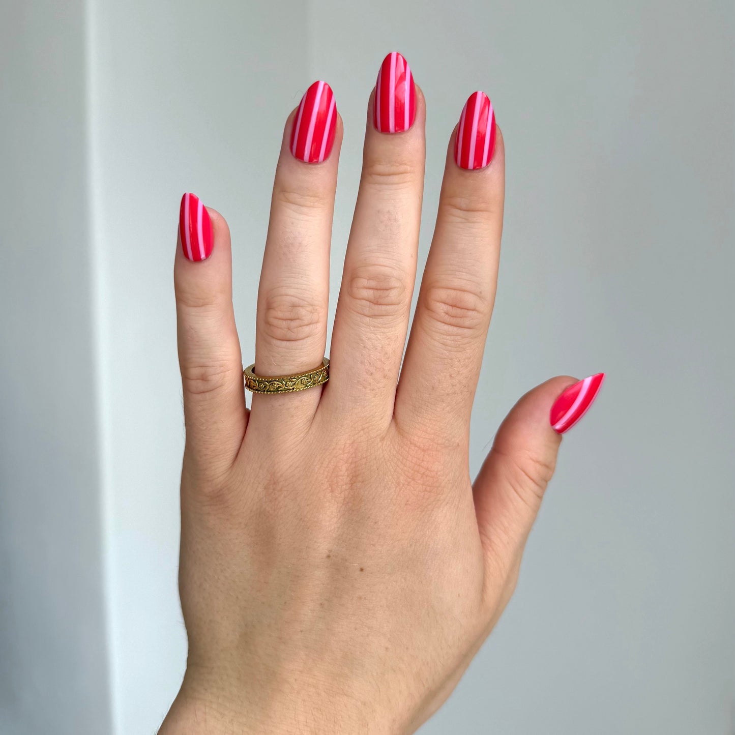 Roze gestreepte press-on nagels