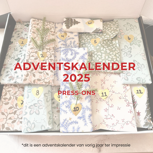 Kerst Adventskalender 2025 met press-ons en nagel verzorgings -en tool producten