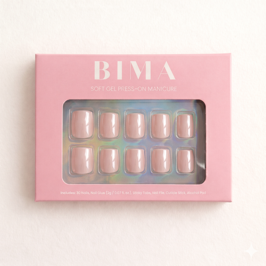 Nude glazed square plaknagels in de BIMA Nails verpakking