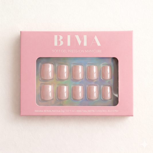 Nude glazed square plaknagels in de BIMA Nails verpakking