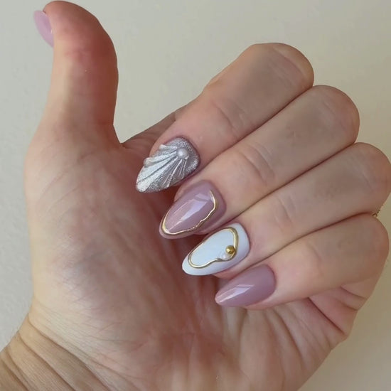 Treasure video, bewegend beeld met de nagels